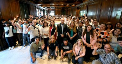 ESTUDIANTES DE SUMAMPA, BANDERA BAJADA Y MONTE QUEMADO VISITARON CASA DE GOBIERNO